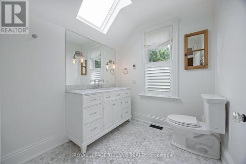 317 Hyman Street, London, ON - Indoor Photo Showing Bathroom