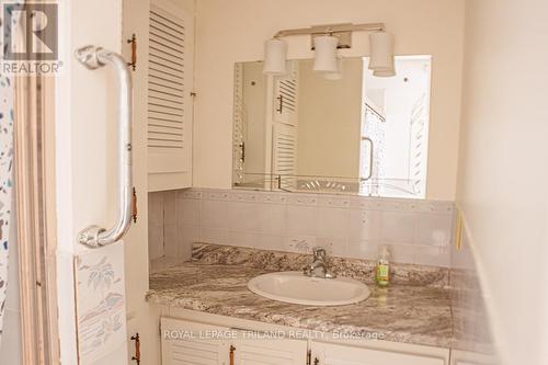 Lower - 18 Thorncrest Crescent, London, ON - Indoor Photo Showing Bathroom