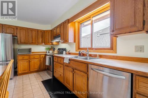 596 Rosecliffe Terrace, London, ON - Indoor Photo Showing Kitchen With Double Sink