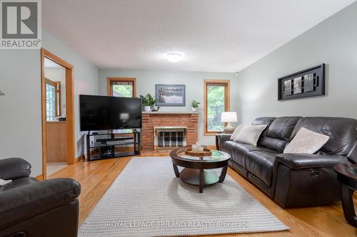 596 Rosecliffe Terrace, London, ON - Indoor Photo Showing Living Room With Fireplace