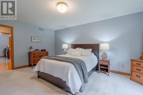 596 Rosecliffe Terrace, London, ON - Indoor Photo Showing Bedroom