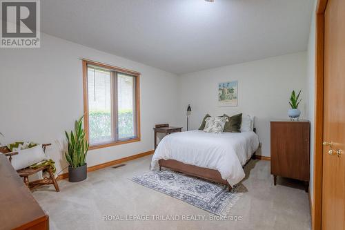 596 Rosecliffe Terrace, London, ON - Indoor Photo Showing Bedroom