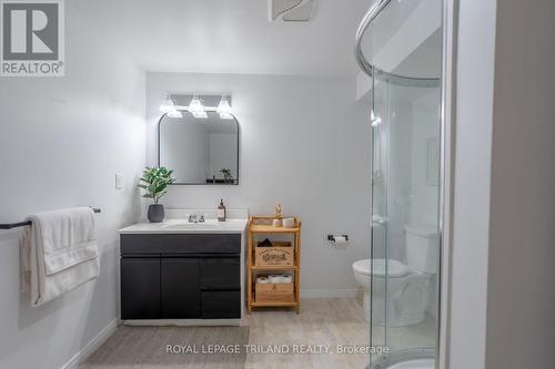 596 Rosecliffe Terrace, London, ON - Indoor Photo Showing Bathroom