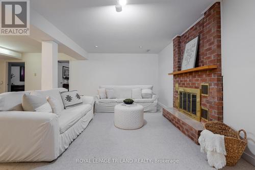 596 Rosecliffe Terrace, London, ON - Indoor Photo Showing Living Room With Fireplace
