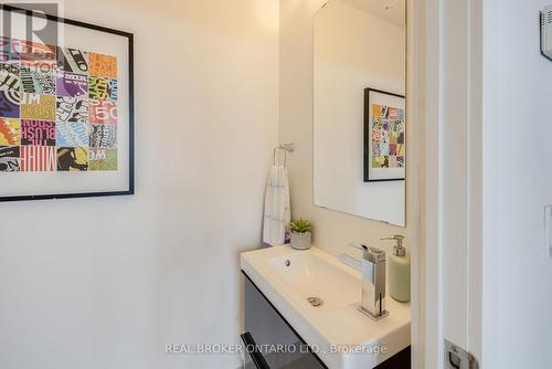 609 - 630 Kingston Road, Toronto, ON - Indoor Photo Showing Bathroom