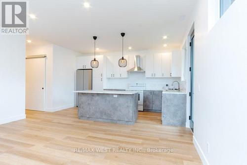 Main - 63 Lonborough Avenue, Toronto, ON - Indoor Photo Showing Kitchen