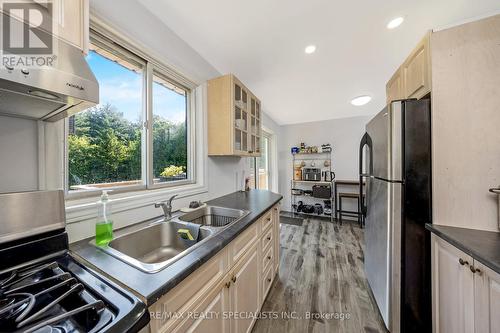8511 Guelph Line, Milton, ON - Indoor Photo Showing Kitchen With Double Sink