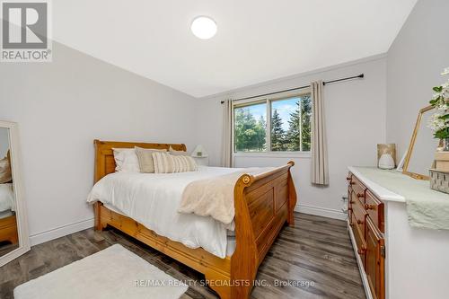 8511 Guelph Line, Milton, ON - Indoor Photo Showing Bedroom