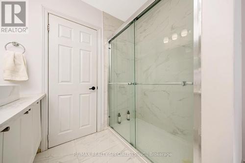 8511 Guelph Line, Milton, ON - Indoor Photo Showing Bathroom