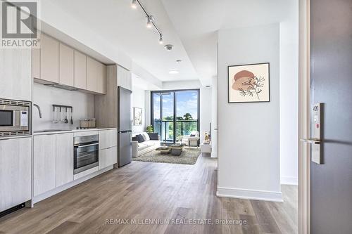 420 - 86 Dundas Street E, Mississauga, ON - Indoor Photo Showing Kitchen