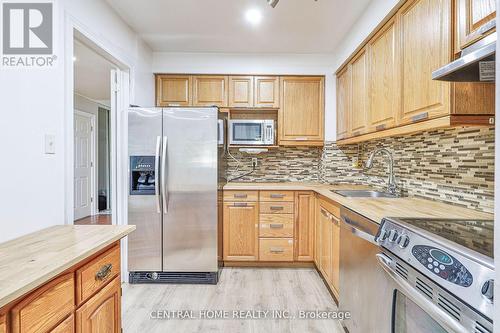 Main - 3563 Autumnleaf Crescent, Mississauga, ON - Indoor Photo Showing Kitchen With Upgraded Kitchen