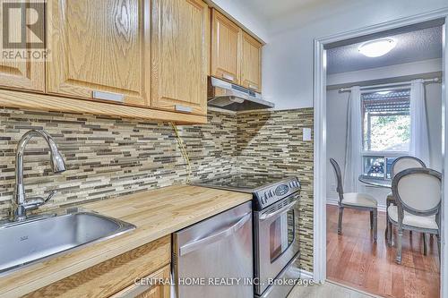 Main - 3563 Autumnleaf Crescent, Mississauga, ON - Indoor Photo Showing Kitchen With Upgraded Kitchen