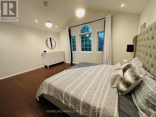 2381 East Gate Crescent, Oakville, ON - Indoor Photo Showing Bedroom