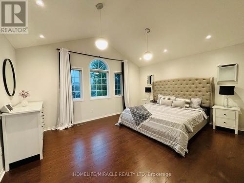 2381 East Gate Crescent, Oakville, ON - Indoor Photo Showing Bedroom