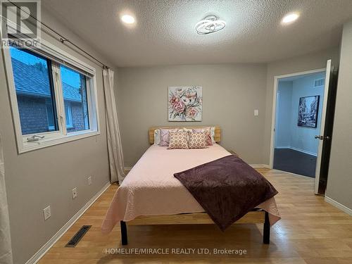 2381 East Gate Crescent, Oakville, ON - Indoor Photo Showing Bedroom