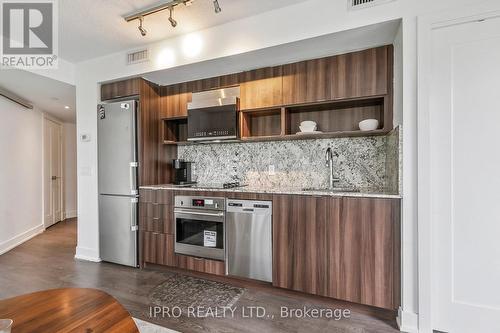 304 - 7 Mabelle Avenue, Toronto, ON - Indoor Photo Showing Kitchen