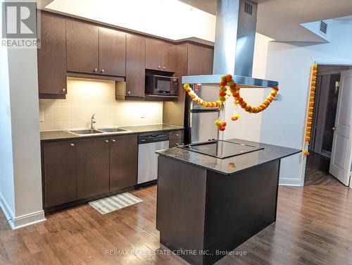 3306 - 50 Absolute Avenue, Mississauga, ON - Indoor Photo Showing Kitchen With Double Sink