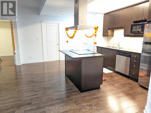 3306 - 50 Absolute Avenue, Mississauga, ON - Indoor Photo Showing Kitchen