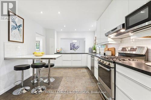 43 Clearside Place, Toronto, ON - Indoor Photo Showing Kitchen With Upgraded Kitchen