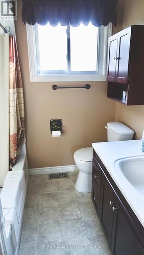 3253 Butler Place, Niagara Falls, ON - Indoor Photo Showing Bathroom