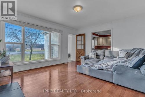 2206 Stevensville Road, Fort Erie, ON - Indoor Photo Showing Bedroom