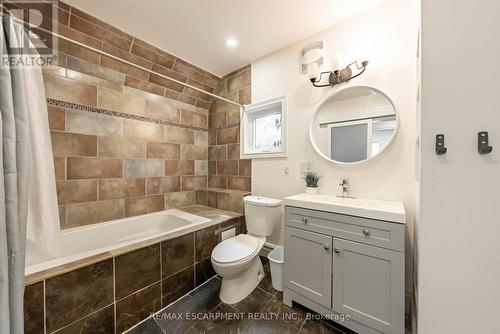 23 Baker Street, Hamilton, ON - Indoor Photo Showing Bathroom