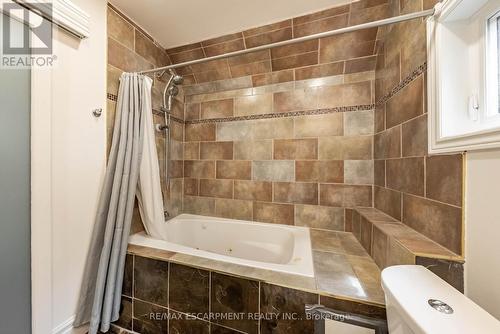 23 Baker Street, Hamilton, ON - Indoor Photo Showing Bathroom