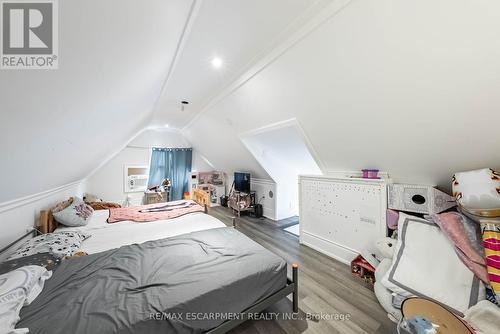 23 Baker Street, Hamilton, ON - Indoor Photo Showing Bedroom