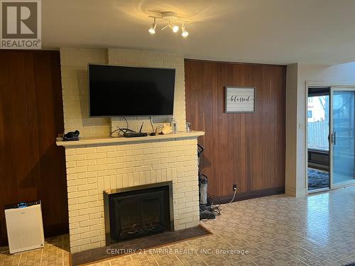 37 Church Street S, Hamilton (Stoney Creek), ON - Indoor Photo Showing Living Room With Fireplace