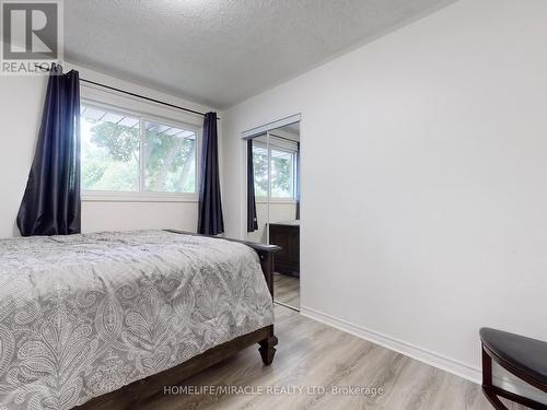 374 Book Road, Grimsby, ON - Indoor Photo Showing Bedroom