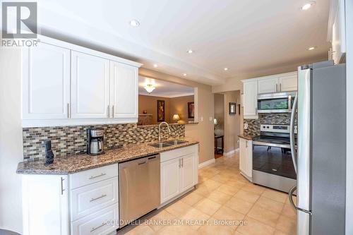 366 Dickens Drive E, Oshawa, ON - Indoor Photo Showing Kitchen With Double Sink With Upgraded Kitchen