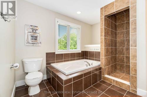 773 Klosters Drive, Waterloo, ON - Indoor Photo Showing Bathroom