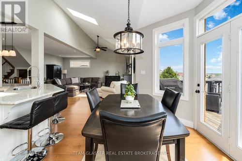 773 Klosters Drive, Waterloo, ON - Indoor Photo Showing Dining Room