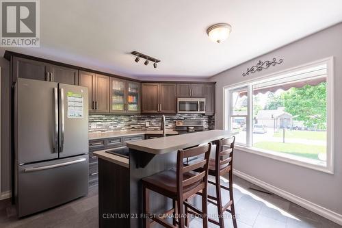 14 Dengate Crescent, London, ON - Indoor Photo Showing Kitchen With Stainless Steel Kitchen