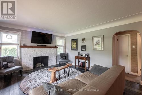 14 Dengate Crescent, London, ON - Indoor Photo Showing Living Room With Fireplace