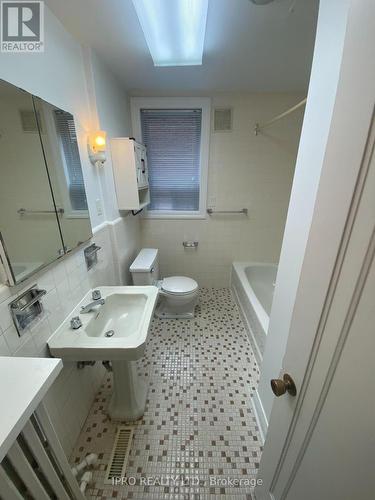Main - 21 Highbourne Road, Toronto, ON - Indoor Photo Showing Bathroom