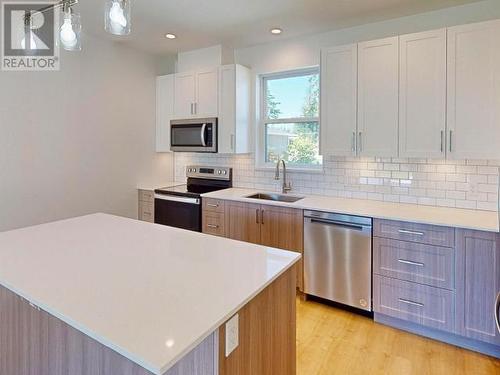 106-7440 Nootka Street, Powell River, BC - Indoor Photo Showing Kitchen