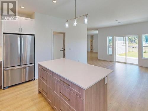 106-7440 Nootka Street, Powell River, BC - Indoor Photo Showing Kitchen