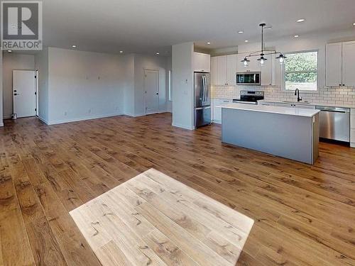 210-7440 Nootka Street, Powell River, BC - Indoor Photo Showing Kitchen With Upgraded Kitchen