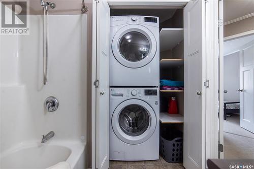 604 715 Hart Road, Saskatoon, SK - Indoor Photo Showing Laundry Room