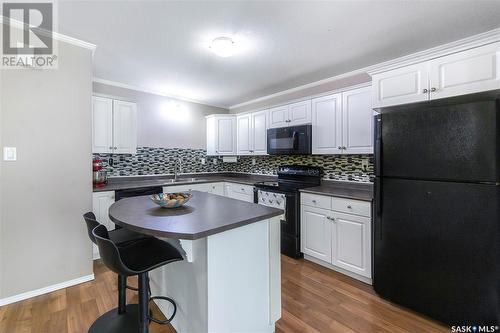 604 715 Hart Road, Saskatoon, SK - Indoor Photo Showing Kitchen