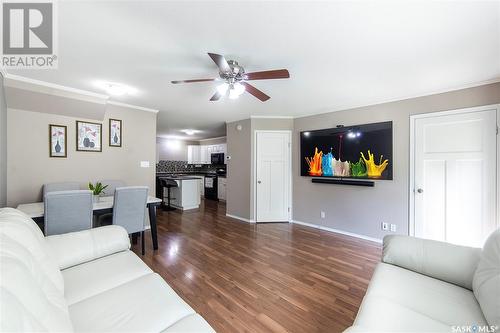 604 715 Hart Road, Saskatoon, SK - Indoor Photo Showing Living Room