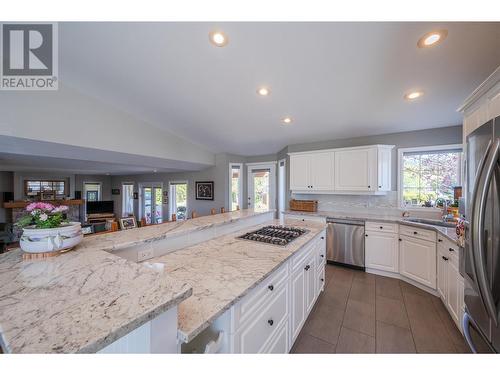 2000 Sandpiper Lane, Penticton, BC - Indoor Photo Showing Kitchen