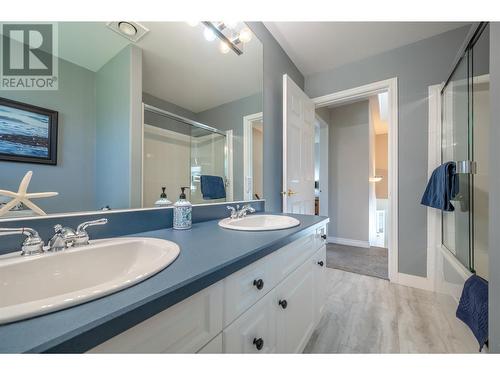 2000 Sandpiper Lane, Penticton, BC - Indoor Photo Showing Bathroom