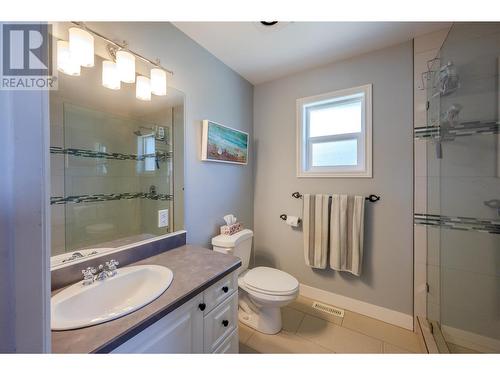 2000 Sandpiper Lane, Penticton, BC - Indoor Photo Showing Bathroom