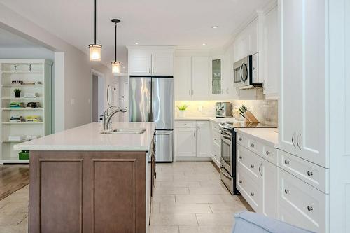 4142 Bianca Forest Drive, Burlington, ON - Indoor Photo Showing Kitchen With Stainless Steel Kitchen With Upgraded Kitchen