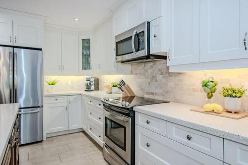 4142 Bianca Forest Drive, Burlington, ON - Indoor Photo Showing Kitchen With Stainless Steel Kitchen With Upgraded Kitchen