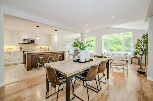 4142 Bianca Forest Drive, Burlington, ON - Indoor Photo Showing Dining Room