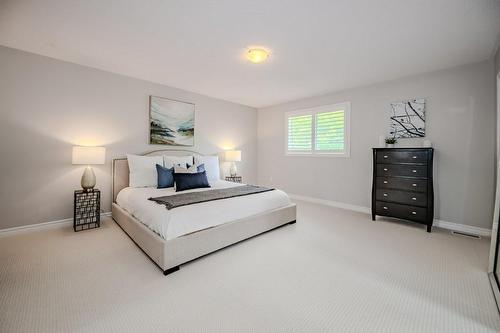 4142 Bianca Forest Drive, Burlington, ON - Indoor Photo Showing Bedroom