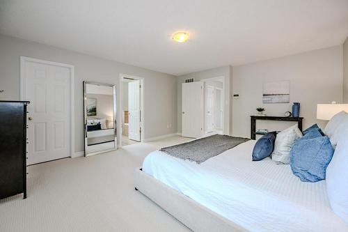 4142 Bianca Forest Drive, Burlington, ON - Indoor Photo Showing Bedroom